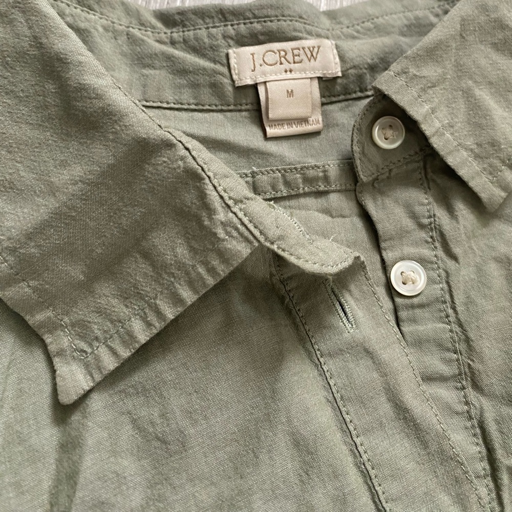 Button up - Picture 2 of 3